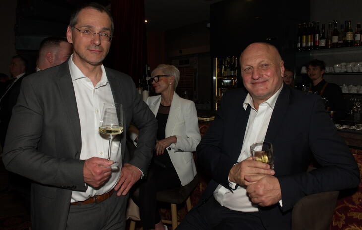 Fotók a díjátódóról