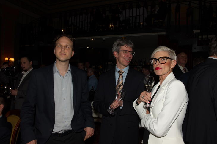 Fotók a díjátódóról