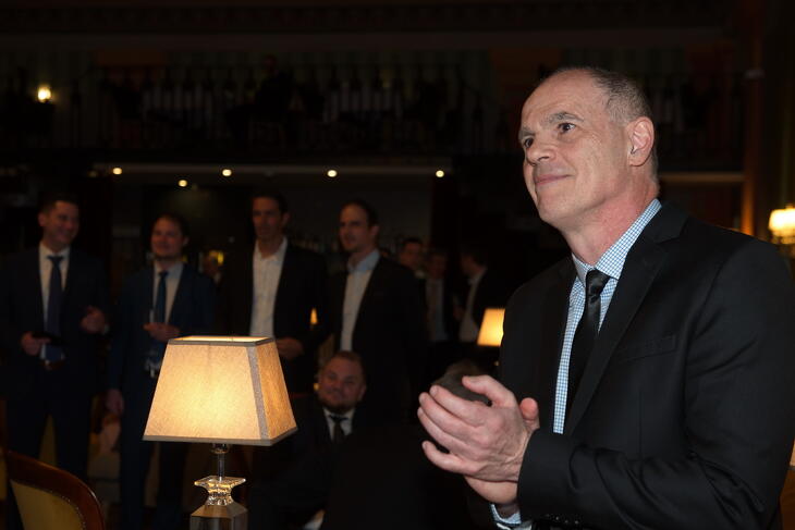 Fotók a díjátódóról