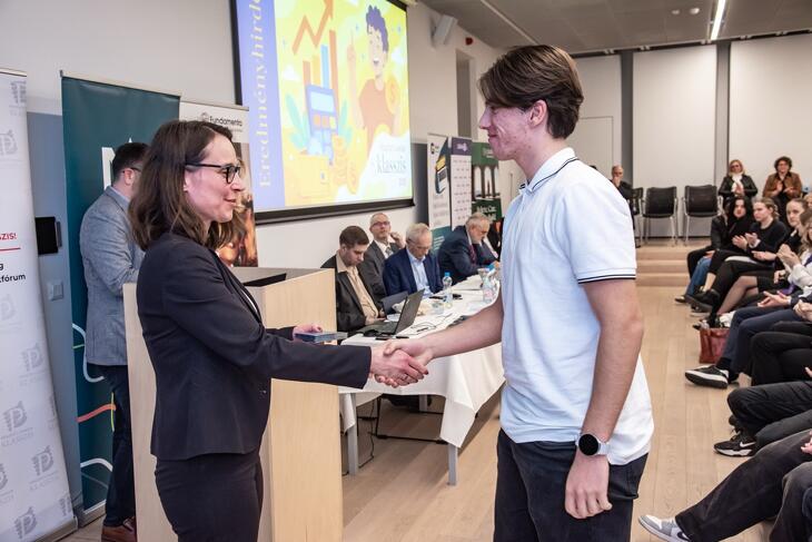 Legyél Te is Pénzügyi Junior Klasszis! 2025 ősz - döntő