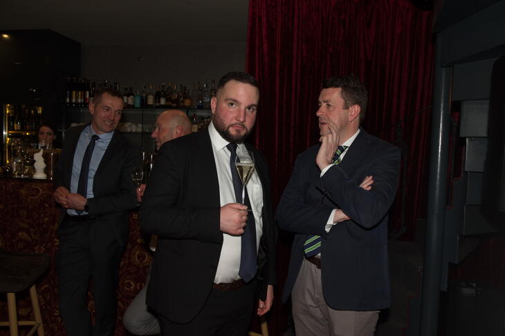 Fotók a díjátódóról