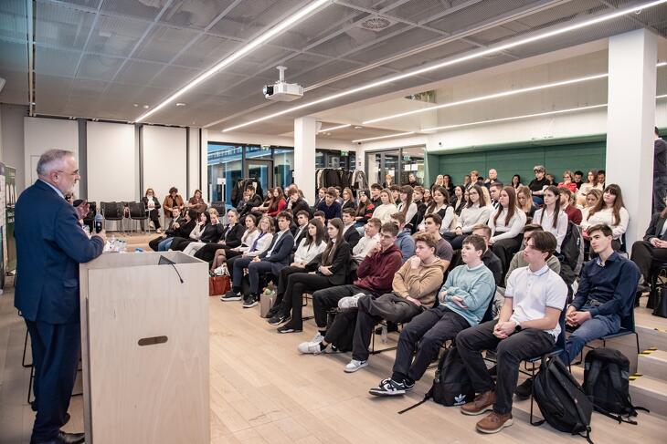 Legyél Te is Pénzügyi Junior Klasszis! 2025 ősz - döntő