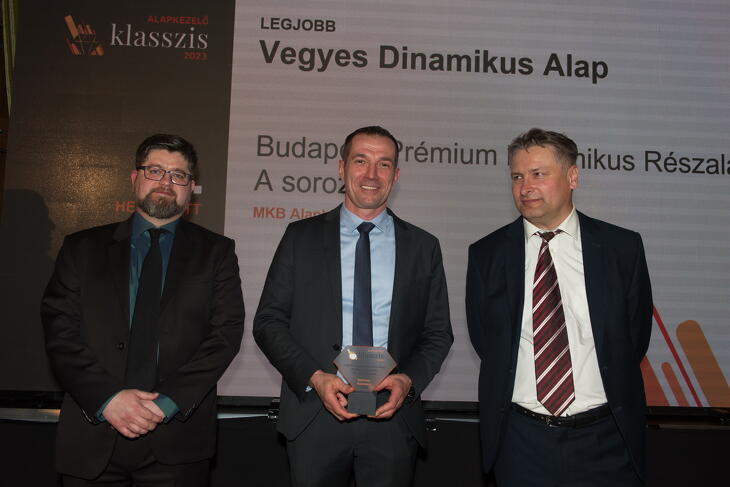 Fotók a díjátódóról