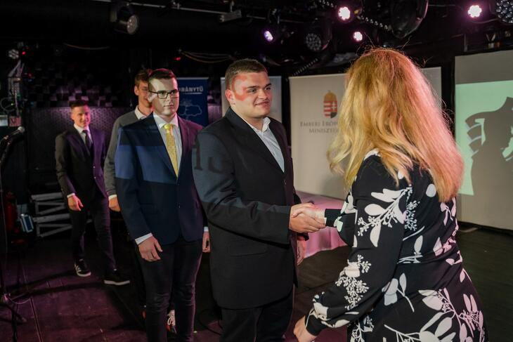 Képek a döntőről