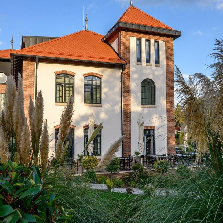 Bordűr Wellness Hotel & Szőnyegmúzeum