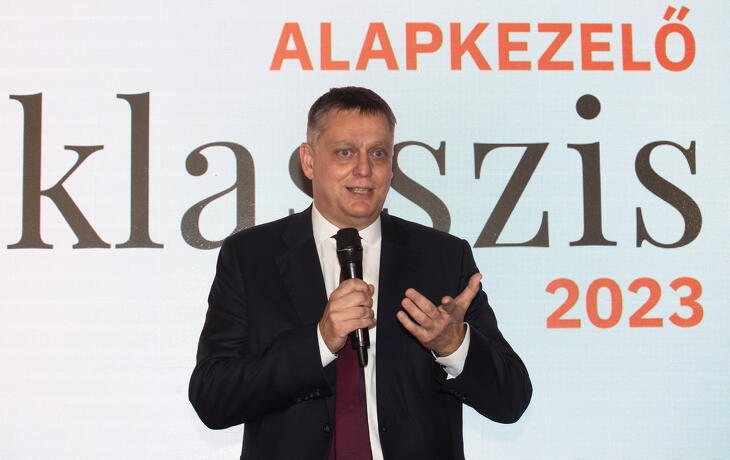 Fotók a díjátódóról