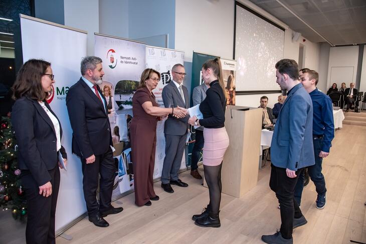 Legyél Te is Pénzügyi Junior Klasszis! 2025 ősz - döntő