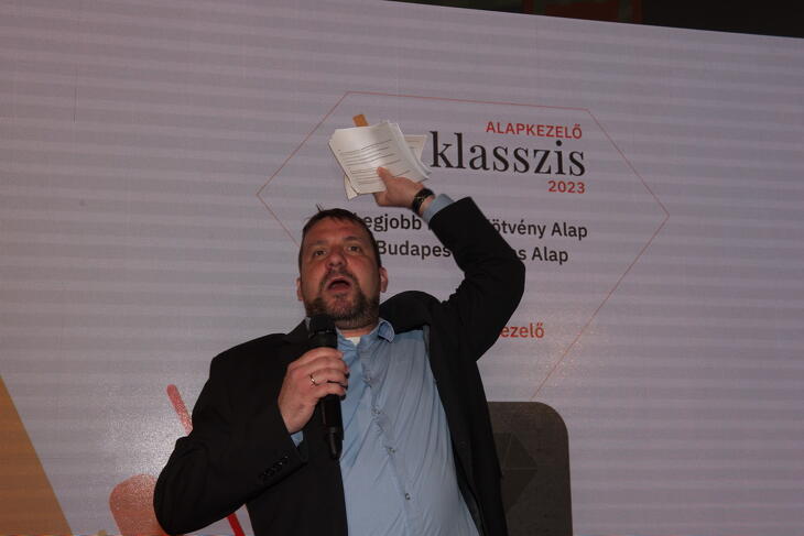 Fotók a díjátódóról