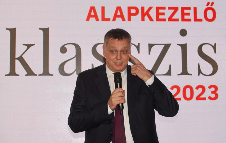 Fotók a díjátódóról