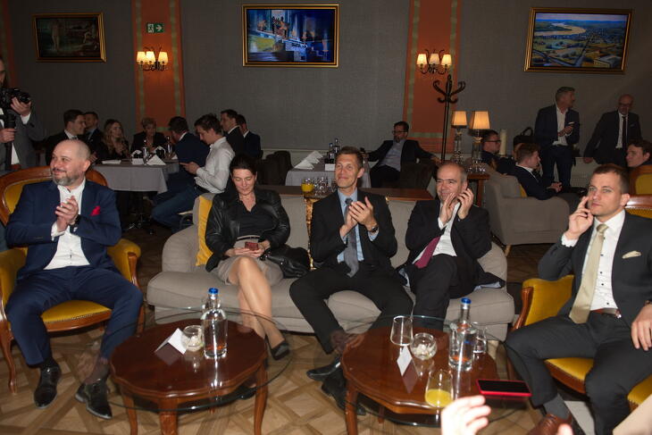 Fotók a díjátódóról