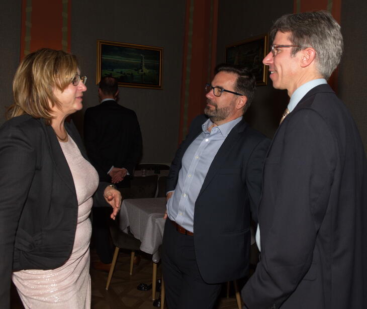 Fotók a díjátódóról