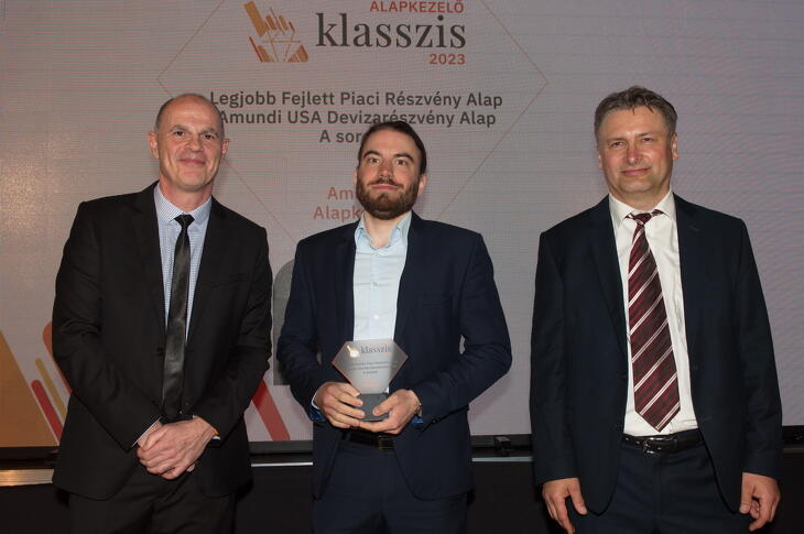 Fotók a díjátódóról