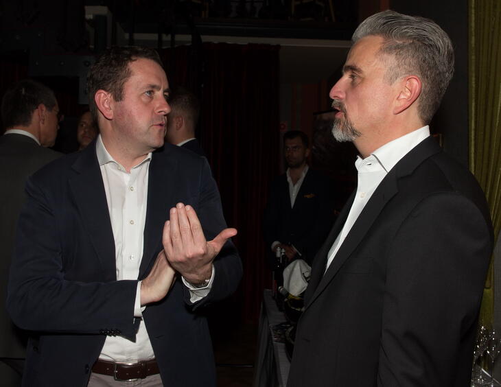 Fotók a díjátódóról