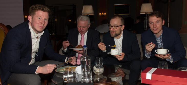 Fotók a díjátódóról