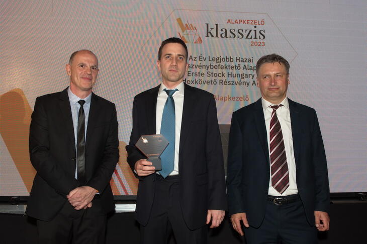 Fotók a díjátódóról