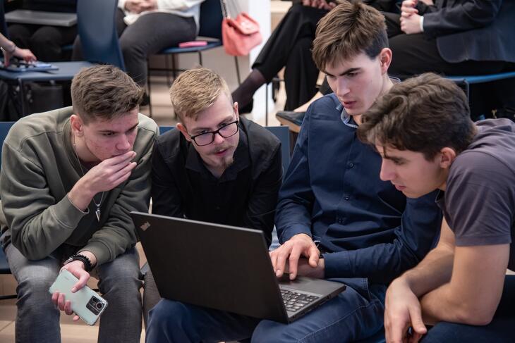 Legyél Te is Pénzügyi Junior Klasszis! 2025 ősz - döntő