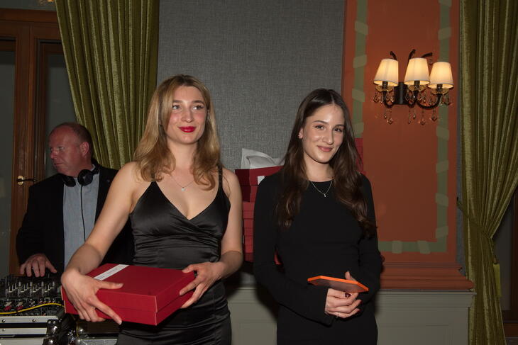 Fotók a díjátódóról