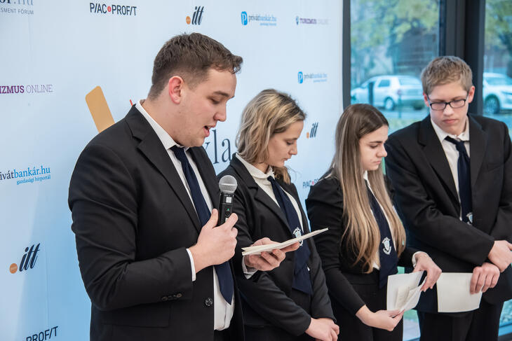 Képek a döntőről