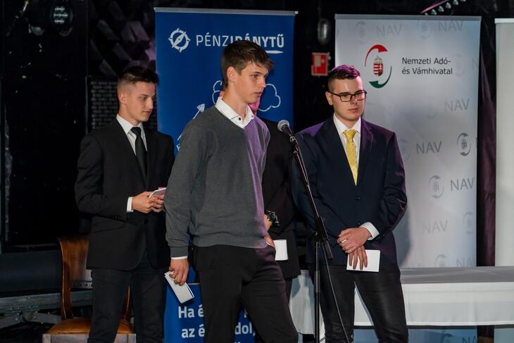 Képek a döntőről