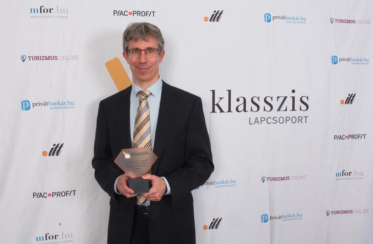 Fotók a díjátódóról