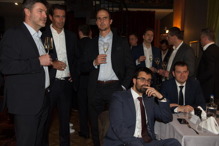 Fotók a díjátódóról