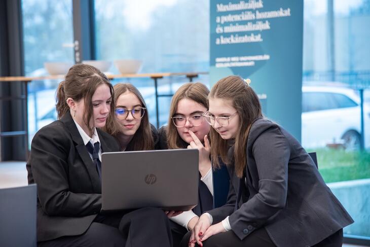 Legyél Te is Pénzügyi Junior Klasszis! 2025 ősz - döntő