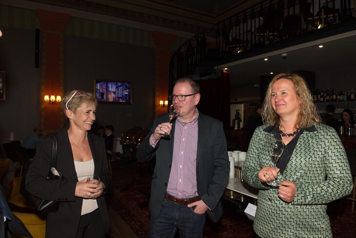 Fotók a díjátódóról