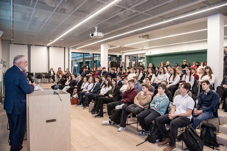 Legyél Te is Pénzügyi Junior Klasszis! 2025 ősz - döntő