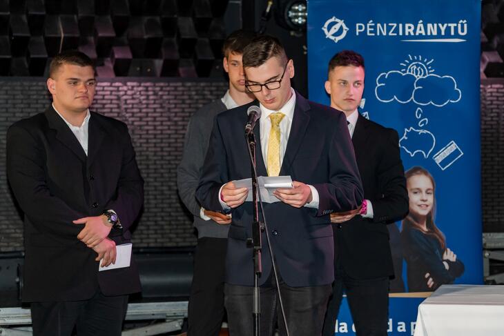 Képek a döntőről