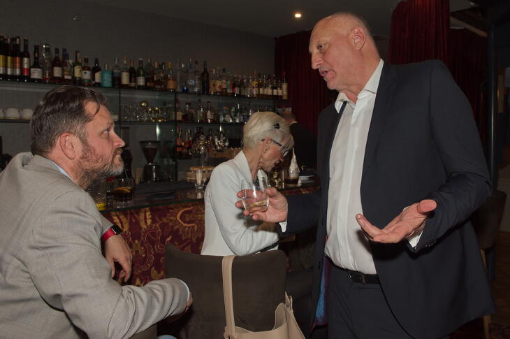 Fotók a díjátódóról