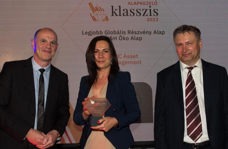 Fotók a díjátódóról