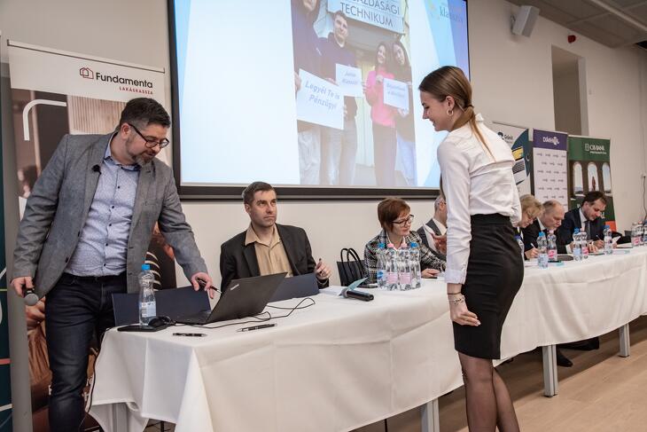 Legyél Te is Pénzügyi Junior Klasszis! 2025 ősz - döntő