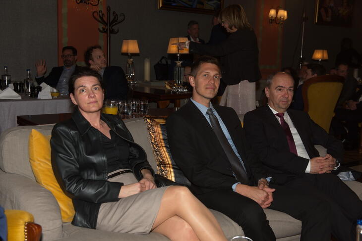 Fotók a díjátódóról