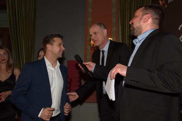 Fotók a díjátódóról