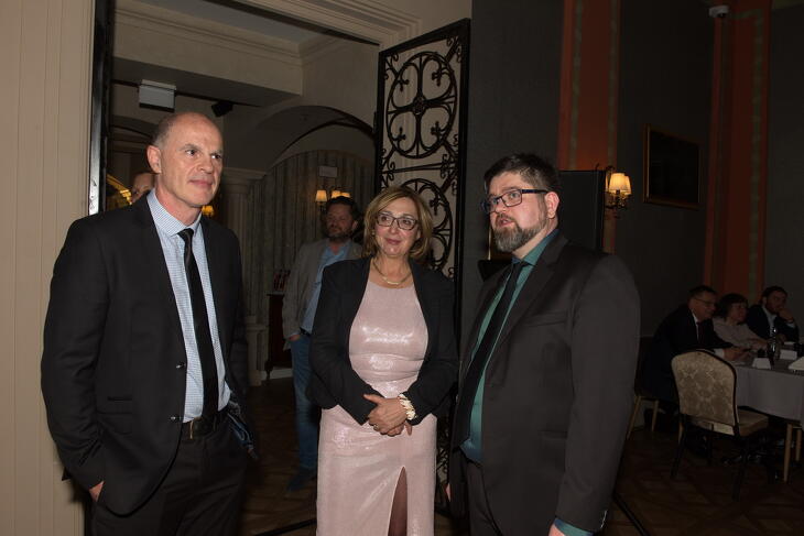 Fotók a díjátódóról