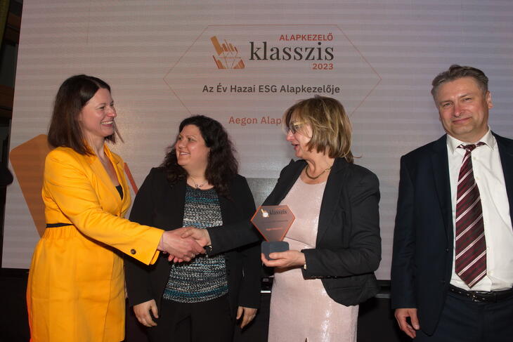 Fotók a díjátódóról