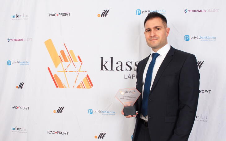 Fotók a díjátódóról