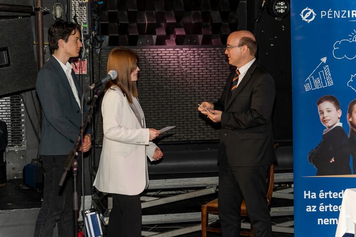 Képek a döntőről