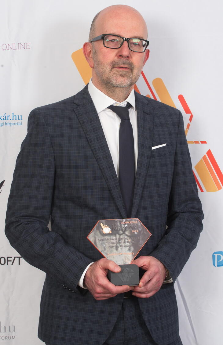 Fotók a díjátódóról