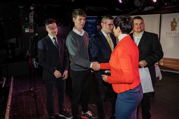 Képek a döntőről