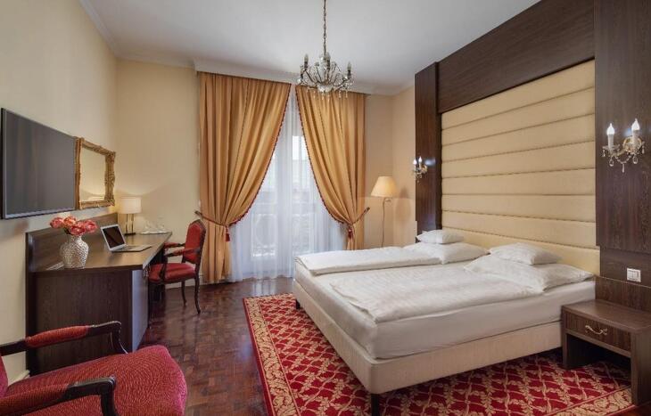 Kristály Imperial Hotel - Tata