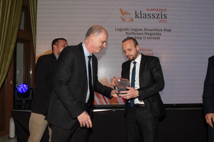 Fotók a díjátódóról